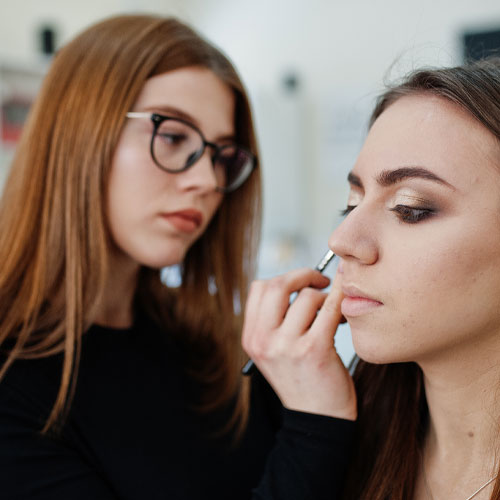 Make-Up-and-beauty-service-in-Plumpton